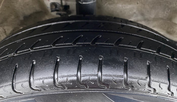 2018 Maruti Wagon R 1.0 VXI, Petrol, Manual, 27,587 km, Right Front Tyre Tread