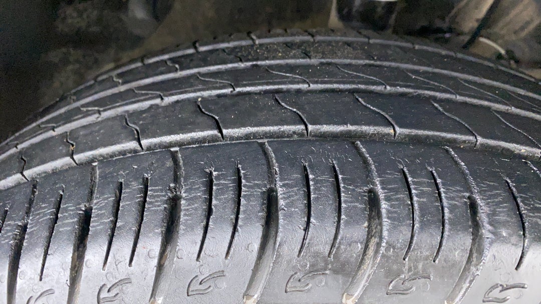 Right Front Tyre Tread