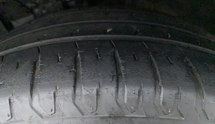 2015 Hyundai Elite i20 ASTA 1.4 CRDI, Diesel, Manual, 79,682 km, Left Front Tyre Tread