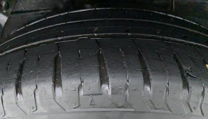 2015 Hyundai Elite i20 ASTA 1.4 CRDI, Diesel, Manual, 79,682 km, Right Rear Tyre Tread