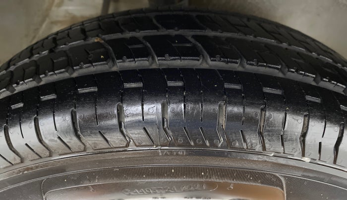 2018 Maruti Alto 800 LXI, Petrol, Manual, 70,317 km, Right Front Tyre Tread