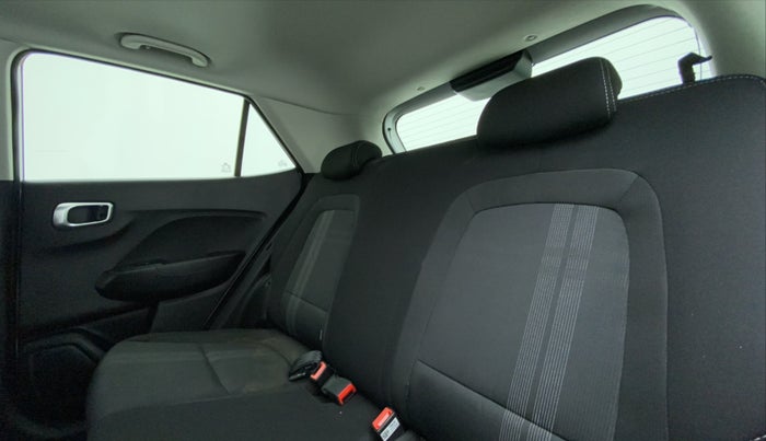 2022 Hyundai VENUE SX PLUS 1.0 TURBO DCT, Petrol, Automatic, 20,077 km, Right Side Rear Door Cabin