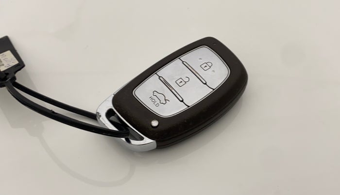 2021 Hyundai AURA SX 1.2 (O), Petrol, Manual, 16,365 km, Lock system - Keyless sensor not working