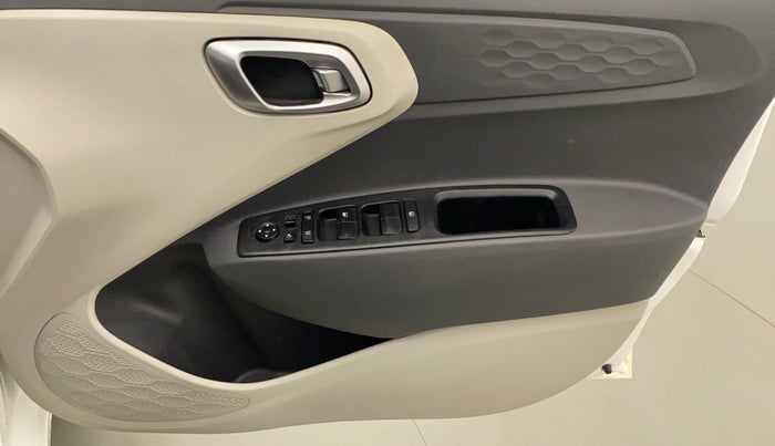 2021 Hyundai AURA SX 1.2 (O), Petrol, Manual, 16,365 km, Driver Side Door Panels Control