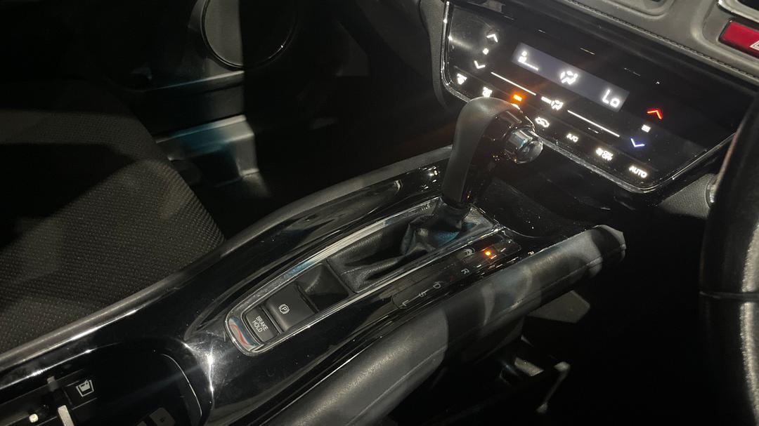 2017 Honda HR-V Vti-s, Automatic, 131546 km, Gear Lever 