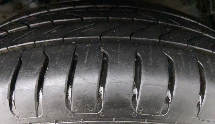 2015 Honda City SV MT PETROL, Petrol, Manual, 76,910 km, Right Front Tyre Tread