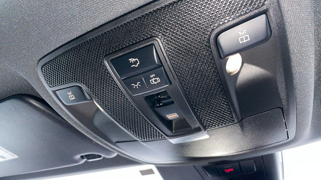 2019 Mercedes-benz GLA 180, Automatic, 64247 km, On-Roof Controls/Sunglass holder