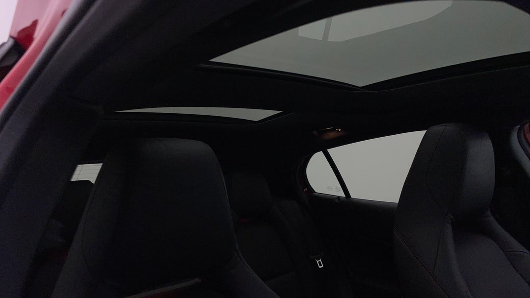 2019 Mercedes-benz GLA 180, Automatic, 64247 km, Interior Sunroof/Moonroof