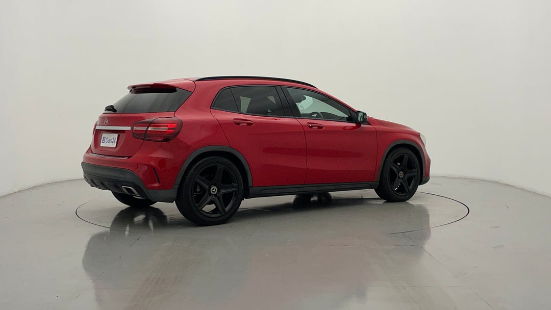 2019 Mercedes-benz GLA 180, Automatic, 64247 km, Right Back Diagonal (45- Degree) View