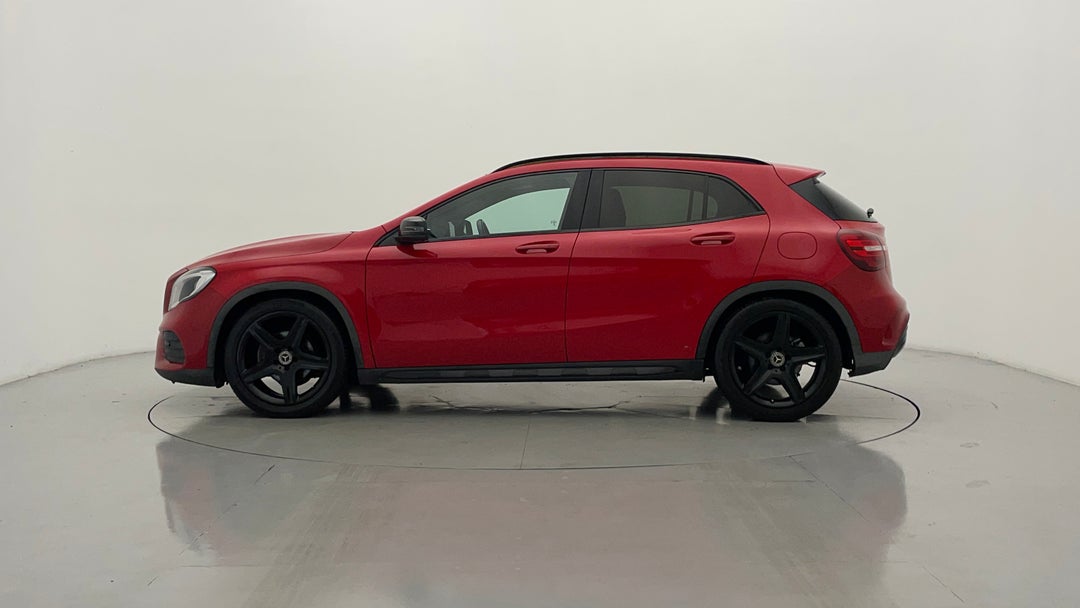 2019 Mercedes-benz GLA 180, Automatic, 64247 km, Left Side View