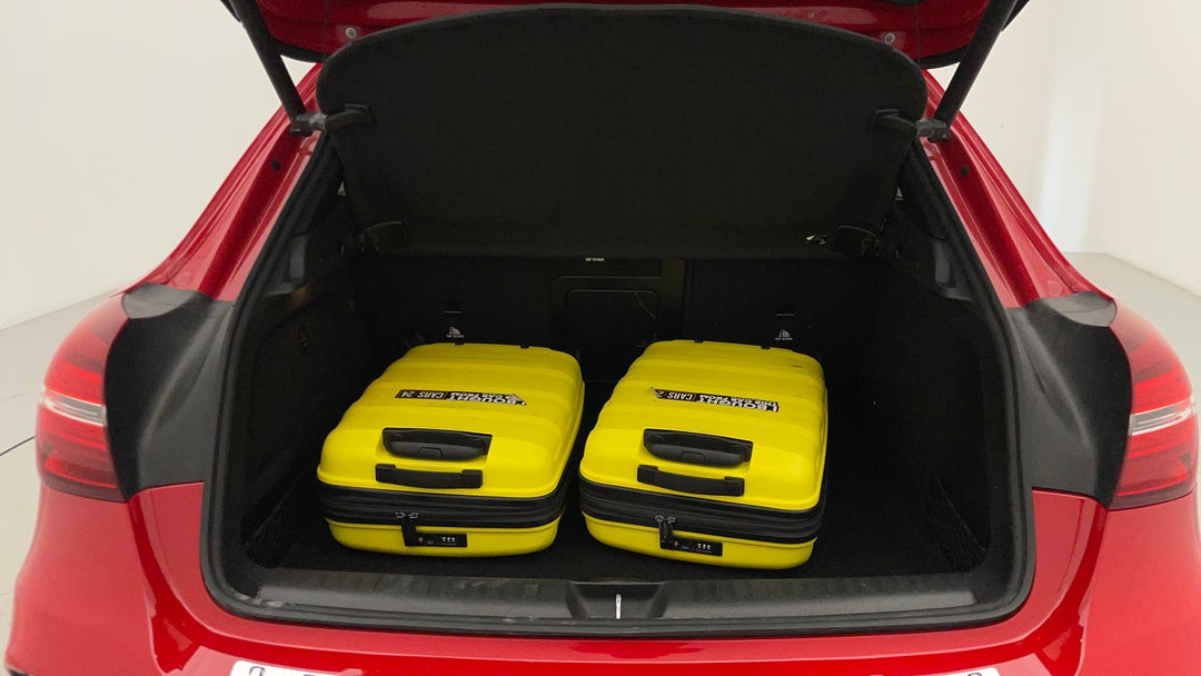 2019 Mercedes-benz GLA 180, Automatic, 64247 km, Boot Inside View with Luggage