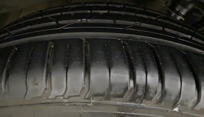 2018 Maruti Vitara Brezza ZDI PLUS, Diesel, Manual, 48,642 km, Right Rear Tyre Tread