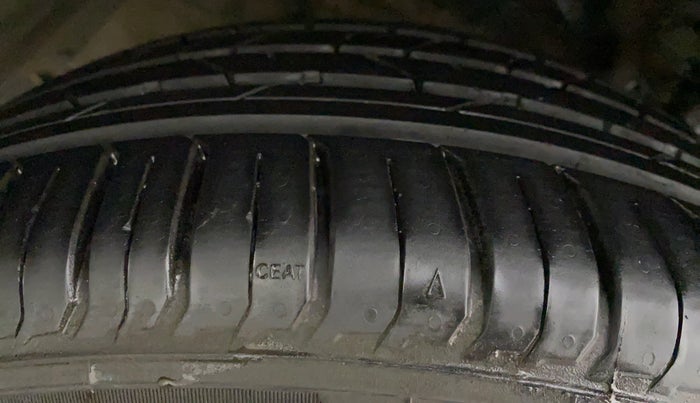 2018 Maruti Vitara Brezza ZDI PLUS, Diesel, Manual, 48,642 km, Left Front Tyre Tread