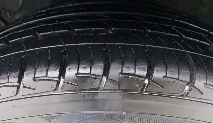 2014 Hyundai Grand i10 ASTA 1.2 VTVT, Petrol, Manual, 24,100 km, Left Front Tyre Tread