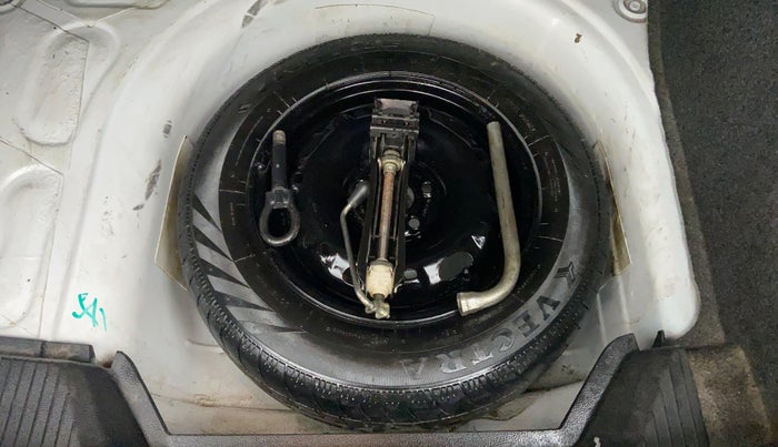 2017 Volkswagen Ameo TRENDLINE 1.2, Petrol, Manual, 40,743 km, Spare Tyre