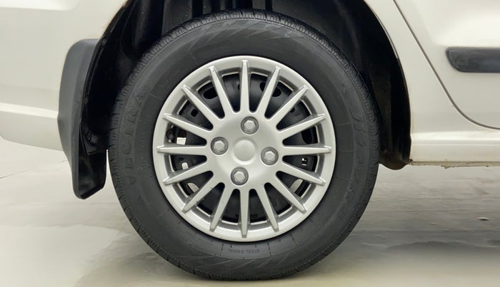 2017 Volkswagen Ameo TRENDLINE 1.2, Petrol, Manual, 40,743 km, Right Rear Wheel