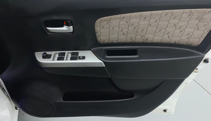 2015 Maruti Wagon R 1.0 VXI, Petrol, Manual, 35,460 km, Driver Side Door Panels Control