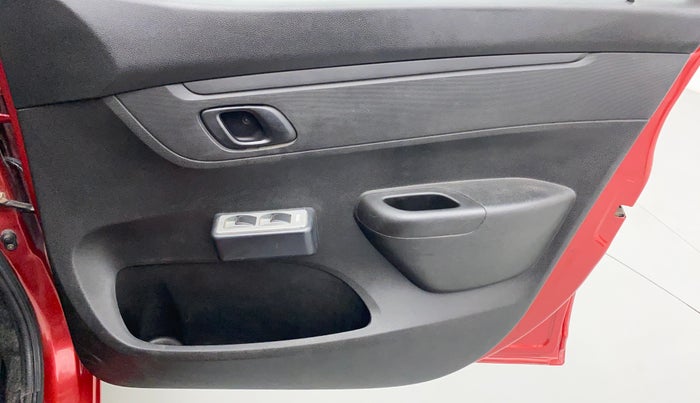 2017 Renault Kwid 1.0 RXL, Petrol, Manual, 13,605 km, Driver Side Door Panels Control