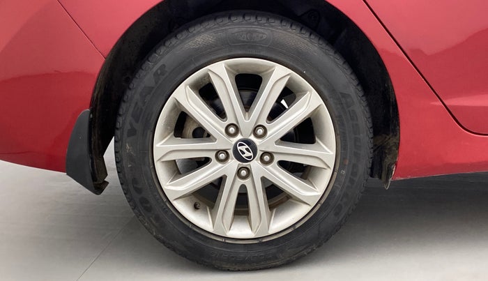 2015 Hyundai New Elantra S 1.6 MT, Diesel, Manual, 44,422 km, Right Rear Wheel