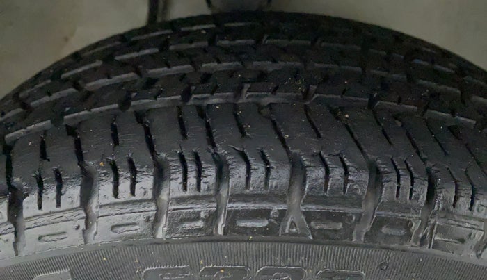 2017 Maruti Alto K10 VXI P, Petrol, Manual, 17,812 km, Right Front Tyre Tread