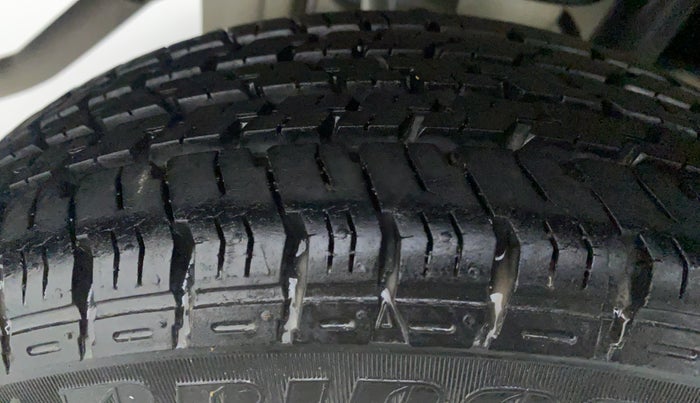 2017 Maruti Alto K10 VXI P, Petrol, Manual, 17,812 km, Right Rear Tyre Tread