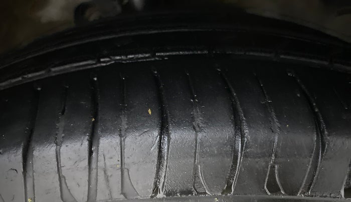 2019 Maruti Celerio VXI CNG OPT, CNG, Manual, 89,601 km, Right Front Tyre Tread