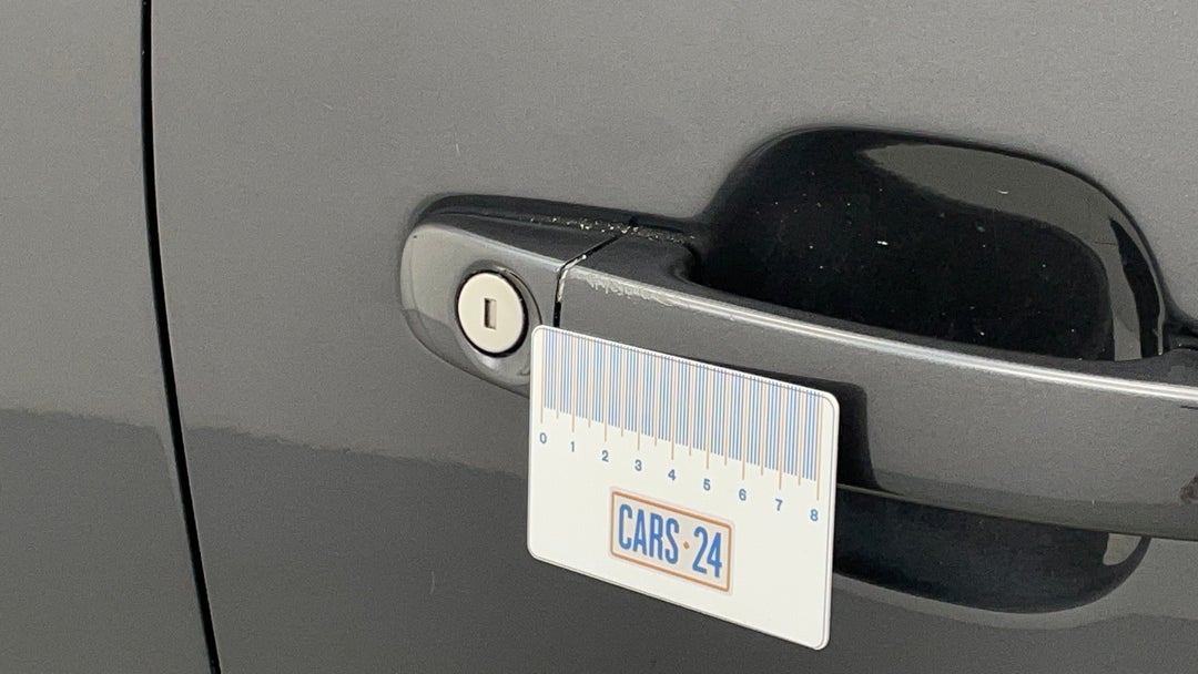 Door Handles Front RHS Scratch