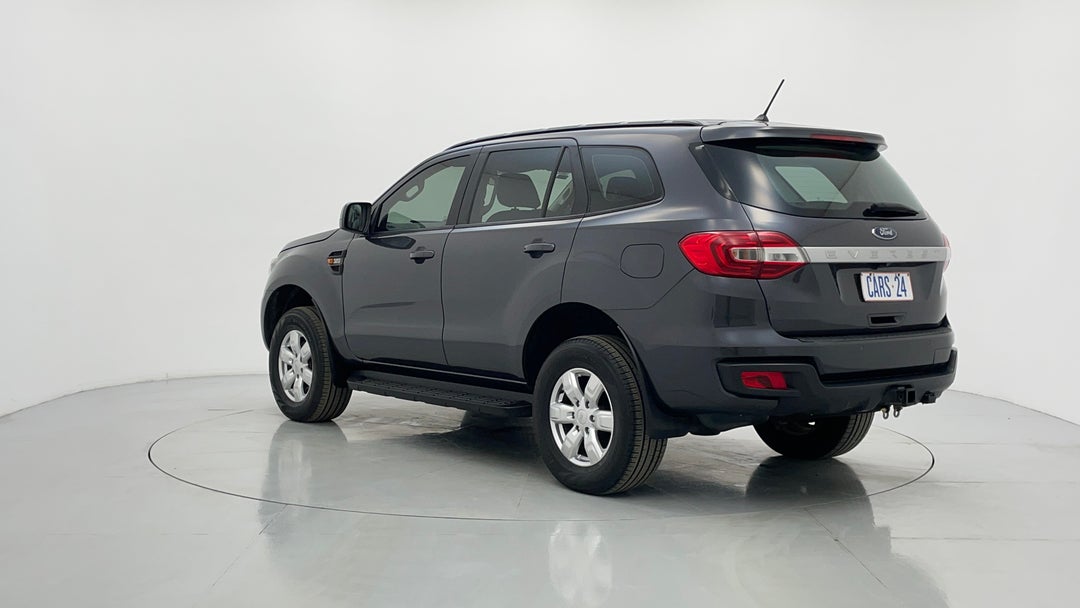 Left Back Diagonal (45- Degree) View