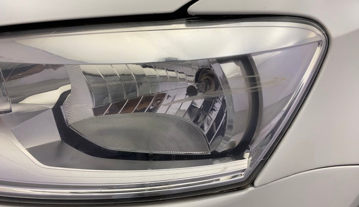 2011 Volkswagen Vento HIGHLINE 1.6 MPI, Petrol, Manual, 58,404 km, Left headlight - Minor scratches
