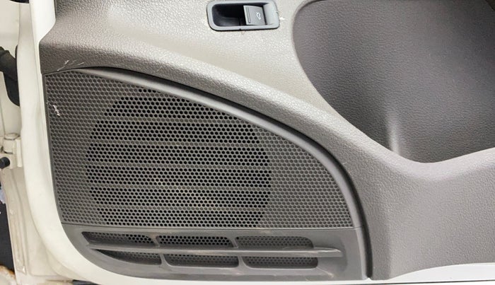 2011 Volkswagen Vento HIGHLINE 1.6 MPI, Petrol, Manual, 58,404 km, Speaker