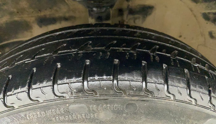 2013 Maruti Wagon R Stingray LXI, Petrol, Manual, 89,473 km, Left Front Tyre Tread