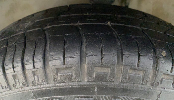 2018 Maruti Alto 800 LXI, Petrol, Manual, 35,256 km, Left Front Tyre Tread