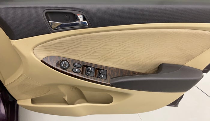 2014 Hyundai Verna FLUIDIC 1.6 CRDI EX, Diesel, Manual, 1,00,258 km, Driver Side Door Panels Control