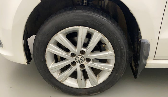 2013 Volkswagen Polo HIGHLINE1.2L, Petrol, Manual, 55,078 km, Left Front Wheel