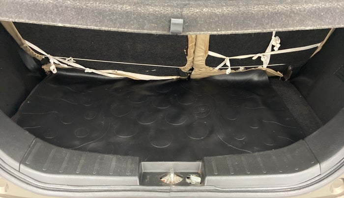 2017 Maruti Wagon R 1.0 VXI OPT AMT, Petrol, Automatic, Boot Inside