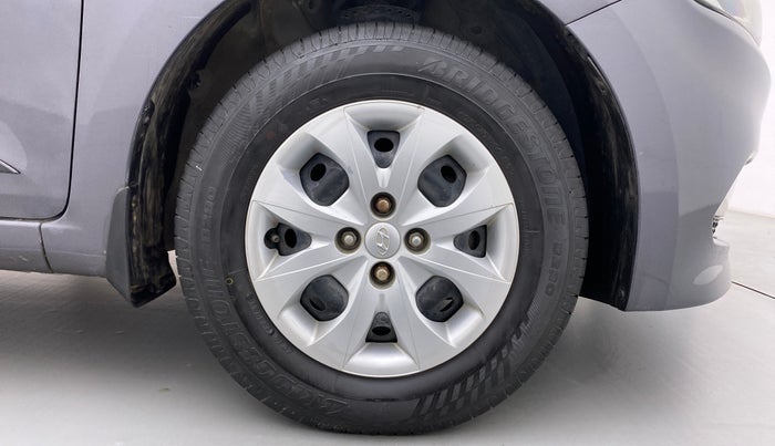 2014 Hyundai Elite i20 SPORTZ 1.2, Petrol, Manual, 1,00,256 km, Right Front Wheel