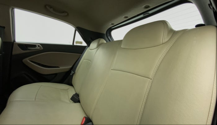 2014 Hyundai Elite i20 SPORTZ 1.2, Petrol, Manual, 1,00,256 km, Right Side Rear Door Cabin
