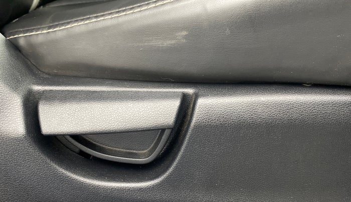 2019 Hyundai NEW SANTRO 1.1 MAGNA MT, Petrol, Manual, 30,844 km, Driver Side Adjustment Panel