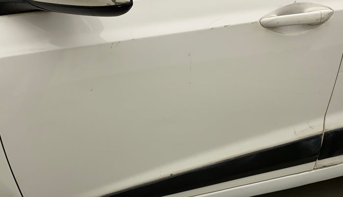 2016 Hyundai Grand i10 MAGNA 1.2 KAPPA VTVT, CNG, Manual, 94,950 km, Front passenger door - Slightly dented