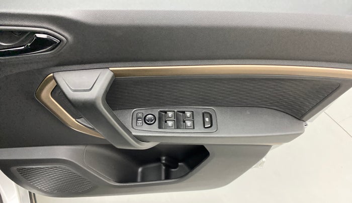 2022 Renault Kiger RXT 1.0 MT, Petrol, Manual, 2,862 km, Driver Side Door Panels Control