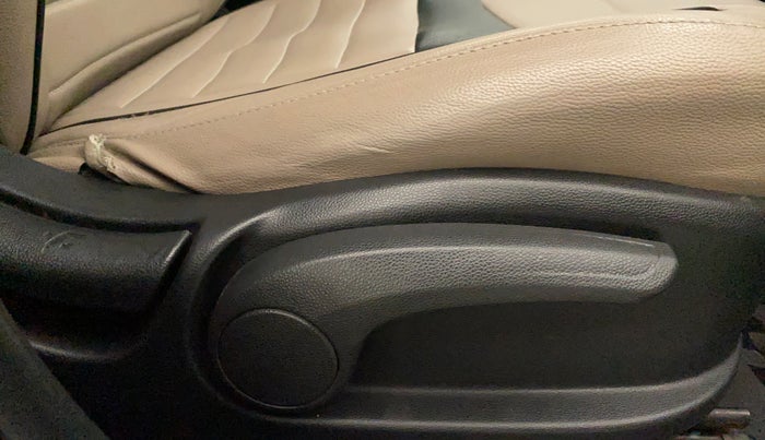 2017 Hyundai Creta SX PLUS AT 1.6 PETROL, Petrol, Automatic, 90,305 km, Driver Side Adjustment Panel