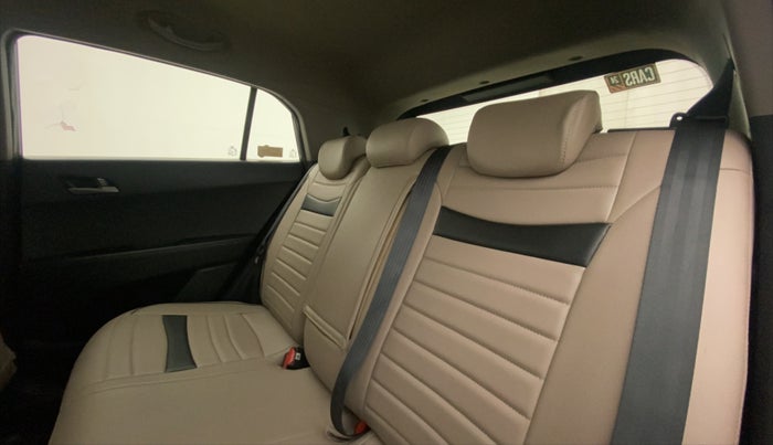 2017 Hyundai Creta SX PLUS AT 1.6 PETROL, Petrol, Automatic, 90,305 km, Right Side Rear Door Cabin