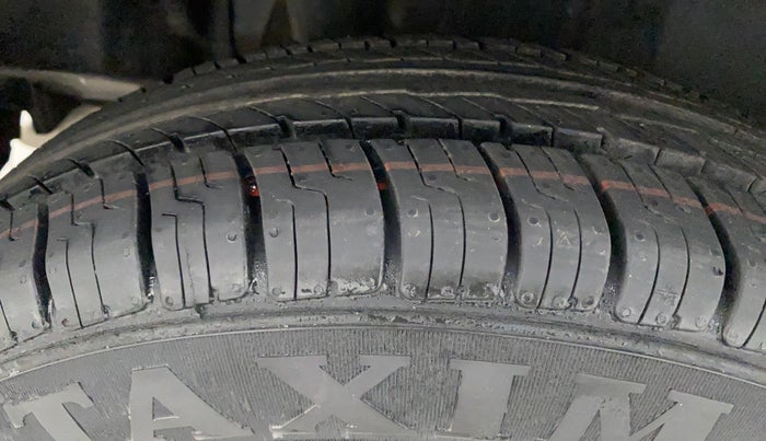 2018 Maruti Swift VXI, Petrol, Manual, 6,104 km, Right Rear Tyre Tread