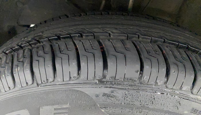2018 Maruti Swift VXI, Petrol, Manual, 6,104 km, Left Front Tyre Tread