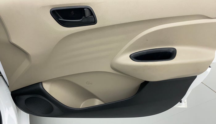 2020 Hyundai NEW SANTRO ERA 1.1, Petrol, Manual, 5,673 km, Driver Side Door Panels Control