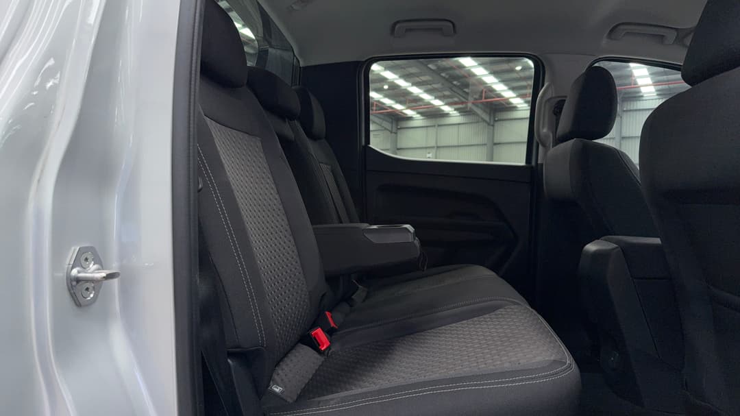 2023 Volkswagen Amarok Life Tdi500 4motion, Automatic, 27695 km, Right Side Rear Door Cabin View