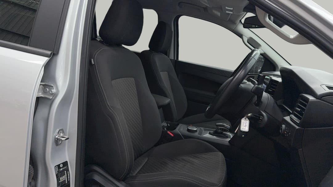 2023 Volkswagen Amarok Life Tdi500 4motion, Automatic, 27695 km, Right Side Front Door Cabin View