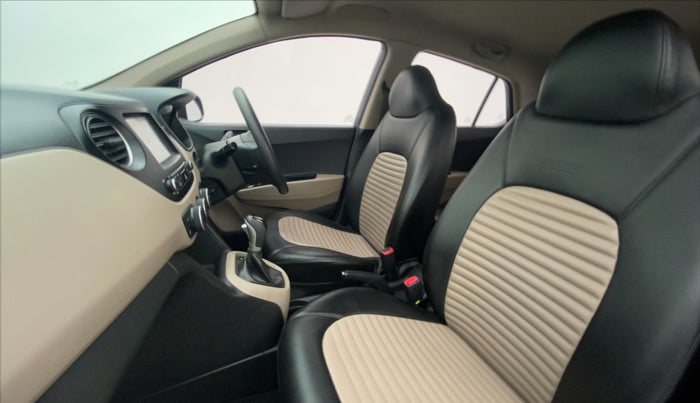 2017 Hyundai Grand i10 SPORTZ (O) 1.2 AT VTVT, Petrol, Automatic, 42,152 km, Right Side Front Door Cabin