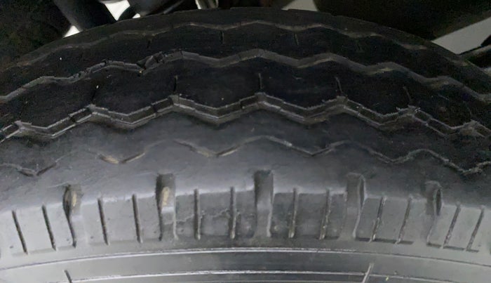 2018 Maruti Eeco 5 STR WITH AC PLUSHTR, Petrol, Manual, 44,680 km, Left Front Tyre Tread