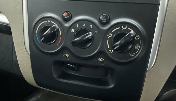 2013 Maruti Wagon R 1.0 VXI, Petrol, Manual, 32,712 km, AC Unit - Directional switch has minor damage
